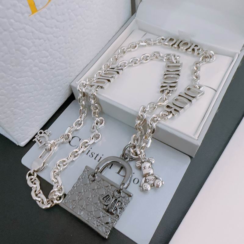 Dior Necklace 05lyr348